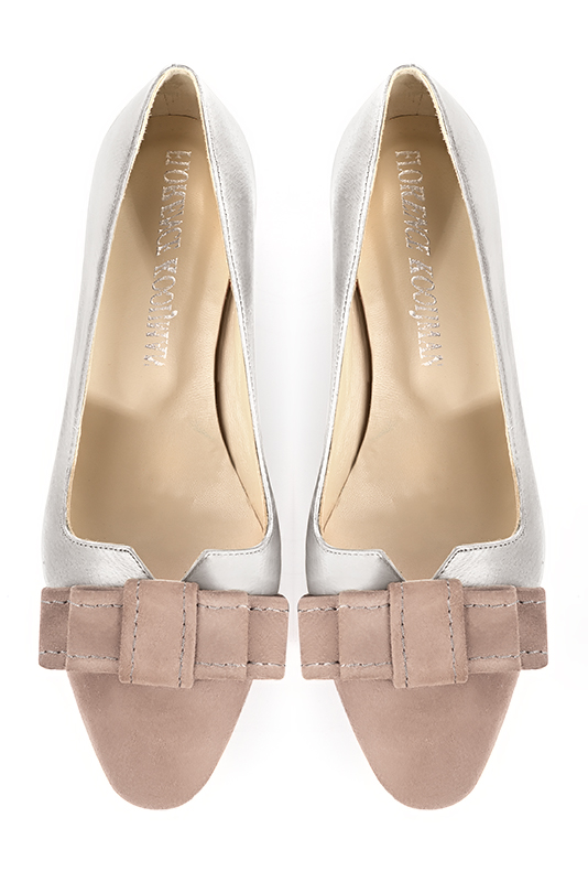 Biscuit beige and light silver women's dress pumps, with a knot on the front. Round toe. Low kitten heels - Florence KOOIJMAN